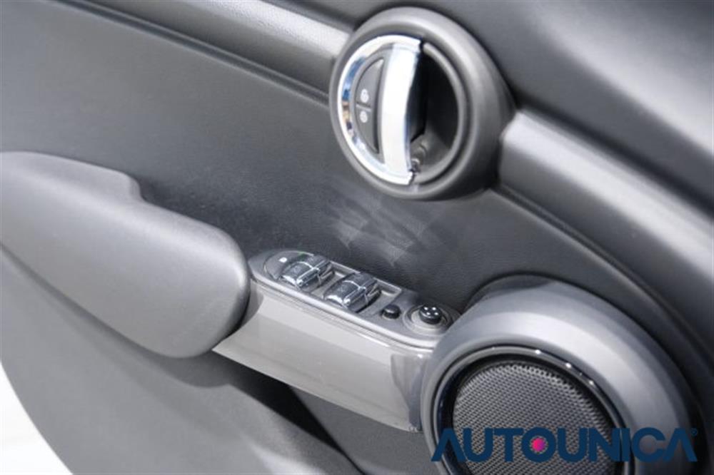 One One 1.2 ONE 75 CV 5 PORT