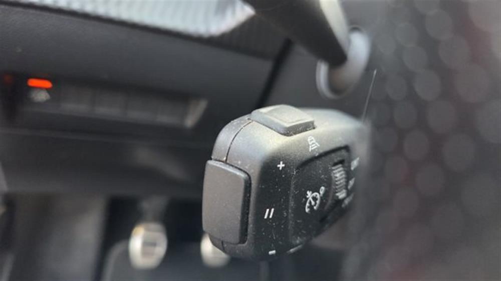 208 208 BlueHDi 100 S&S 5 po