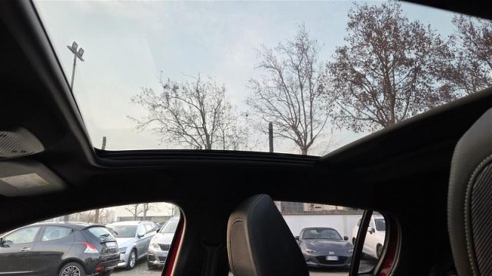 208 208 BlueHDi 100 S&S 5 po