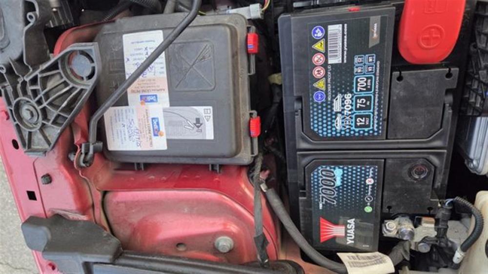 208 208 BlueHDi 100 S&S 5 po