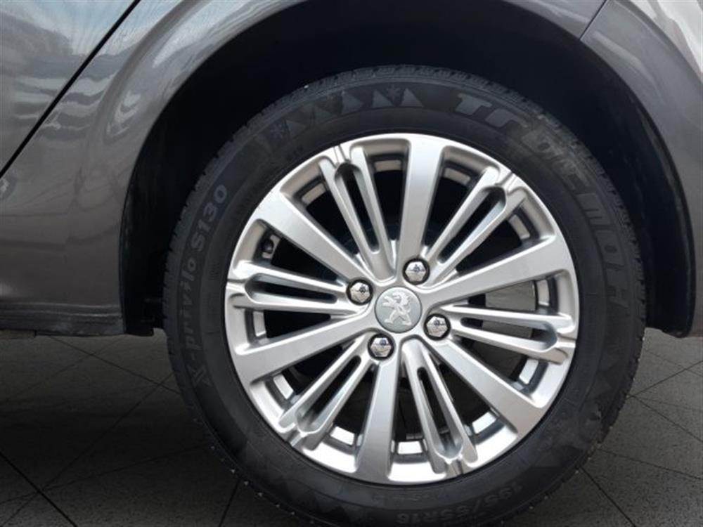 208 208 1° serie PureTech 82