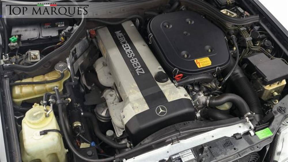 300 300 CE-24 cat Coupé