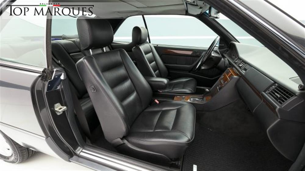 300 300 CE-24 cat Coupé