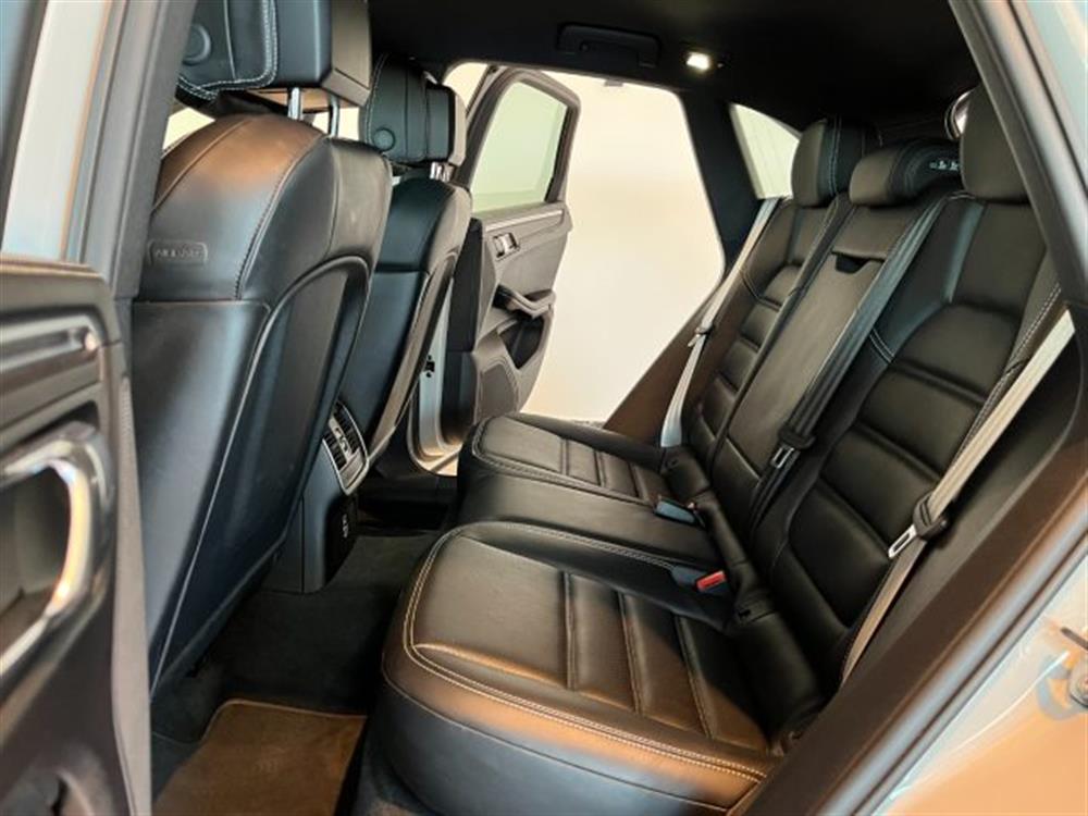 Macan Macan 2.0 265CV PDK PASM