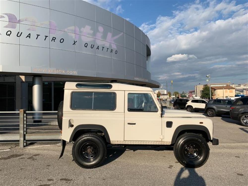 Defender Defender 90 2.4 TD4 SW FRIZIO