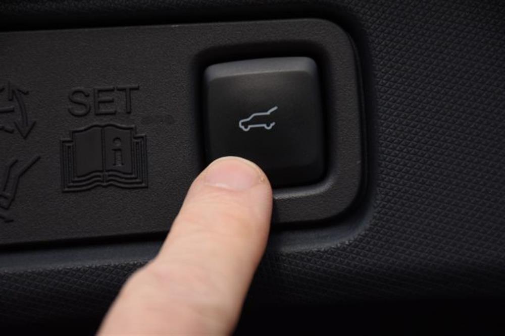 Mustang Mach-E Mustang Mach-E Standard Range 269 C