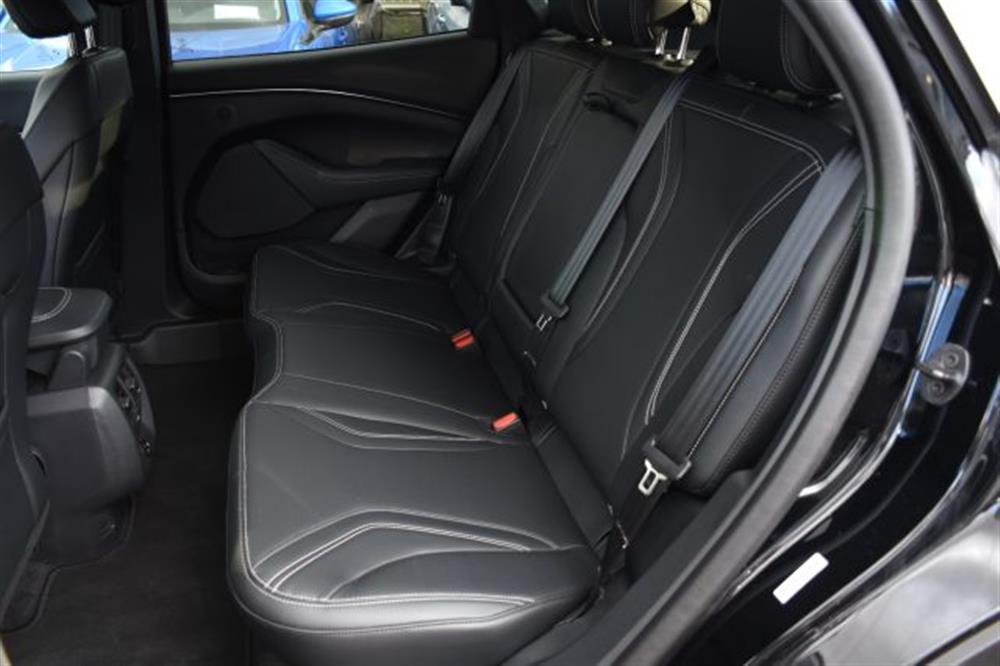 Mustang Mach-E Mustang Mach-E Standard Range 269 C