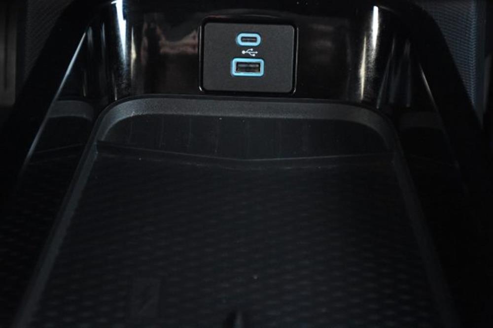 Mustang Mach-E Mustang Mach-E Standard Range 269 C