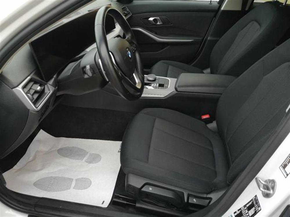 318 318 d 48V Touring Busine