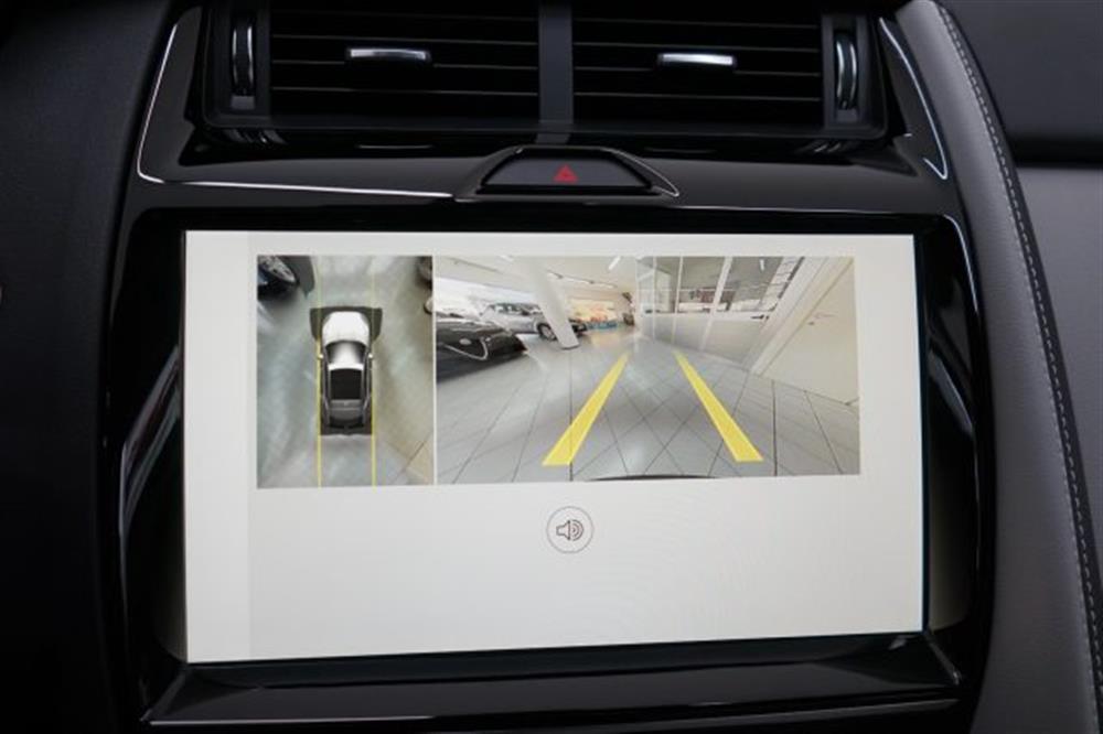 E-Pace E-Pace 1.5 I3 PHEV 300 CV A