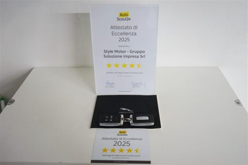 E-Pace E-Pace 1.5 I3 PHEV 300 CV A