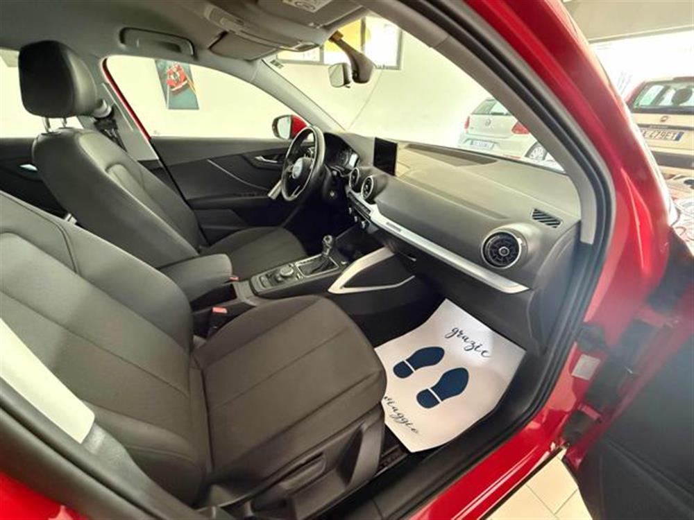 Q2 Q2 35 TFSI S tronic Bus