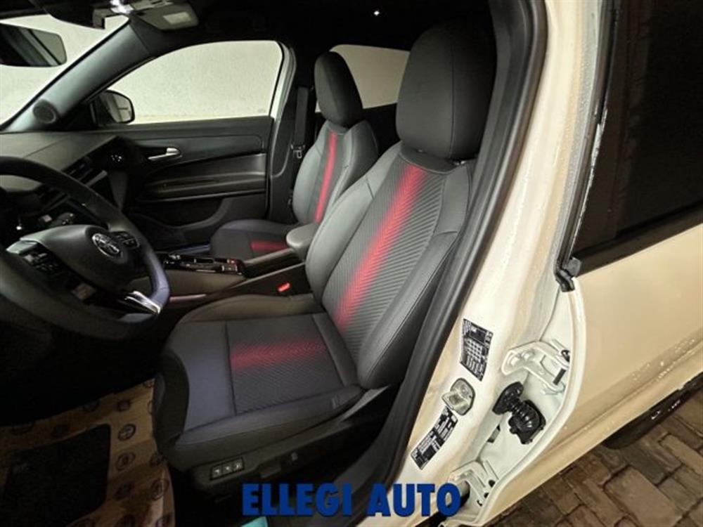 Junior Junior 1.2 145 CV Hybrid eD