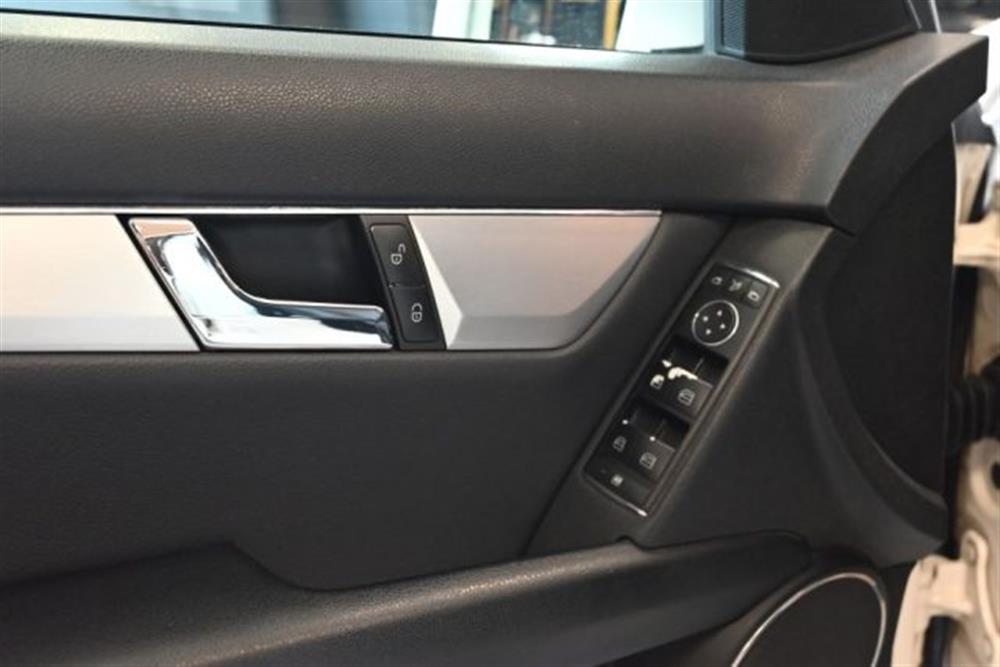 C 200 C 200 CDI BLUEFF. SPORT 13