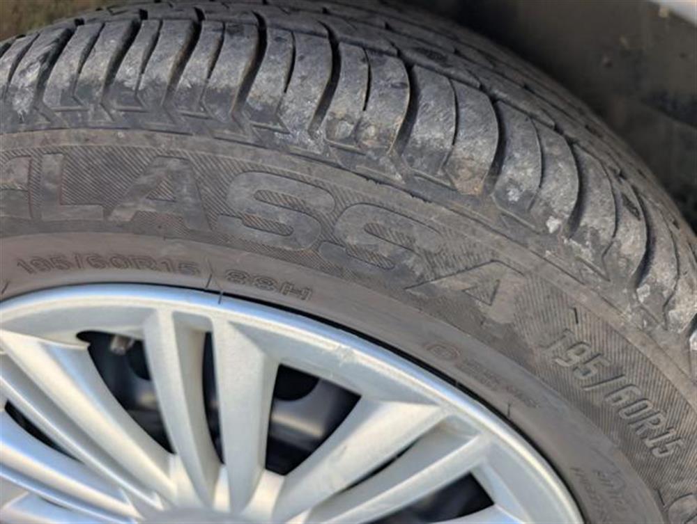 MUSA MUSA 1.4 77CV Oro