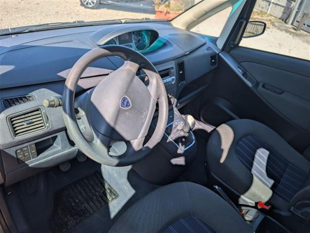 MUSA MUSA 1.4 77CV Oro