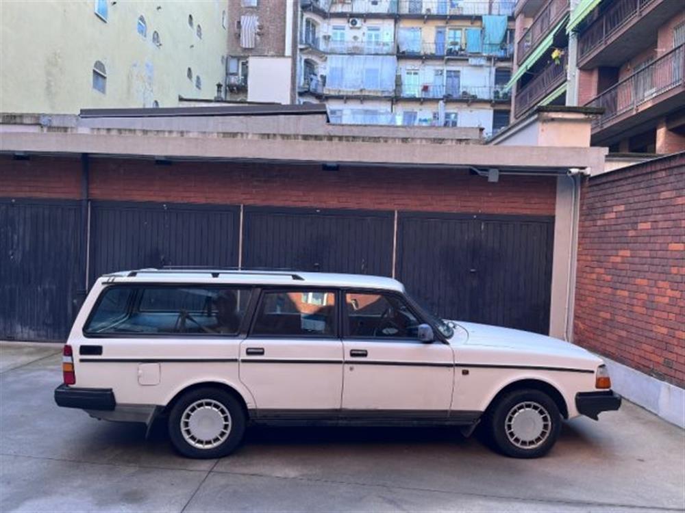 240 240 2.0 Station Wagon Po