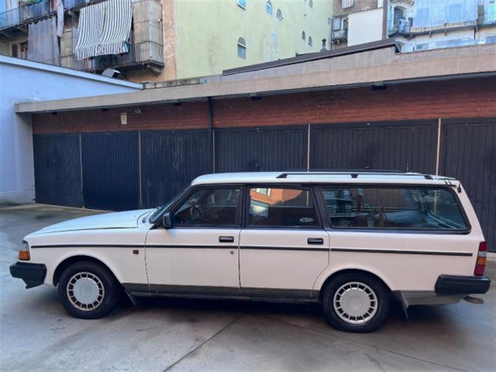 240 240 2.0 Station Wagon Po