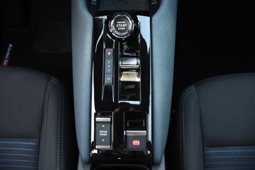 Junior Junior 1.2 136 CV Hybrid eD