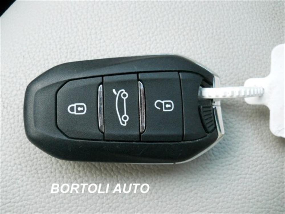 600 600 HYBRID 100cv 15.000