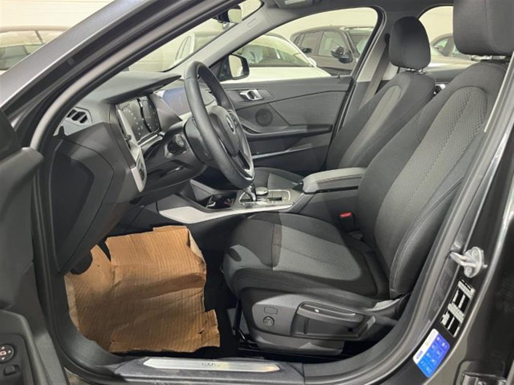 118 118 i 5p. Business Advan