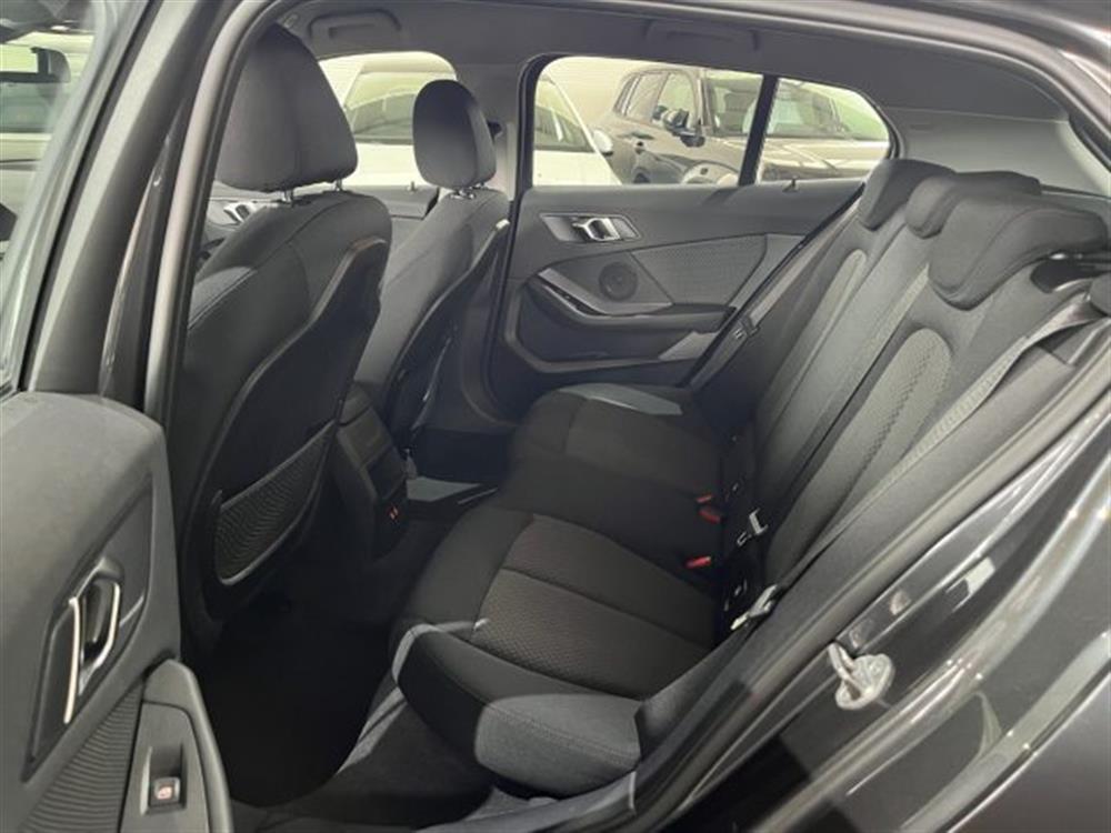 118 118 i 5p. Business Advan