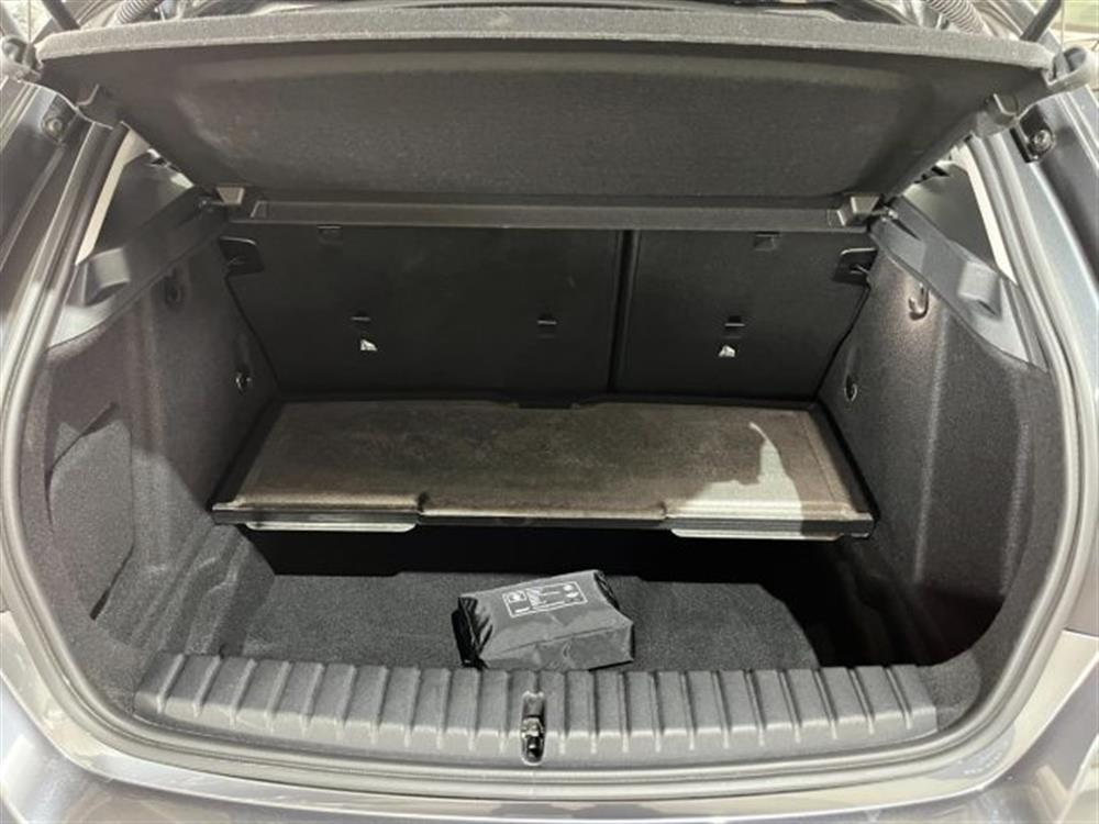 118 118 i 5p. Business Advan