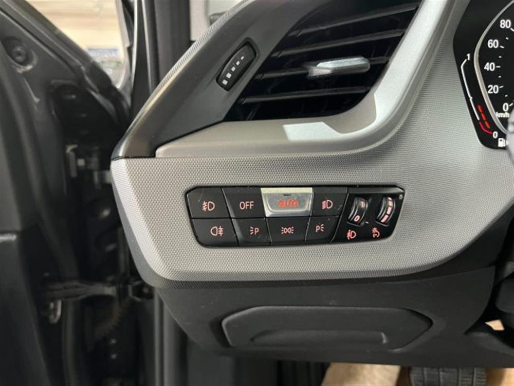 118 118 i 5p. Business Advan