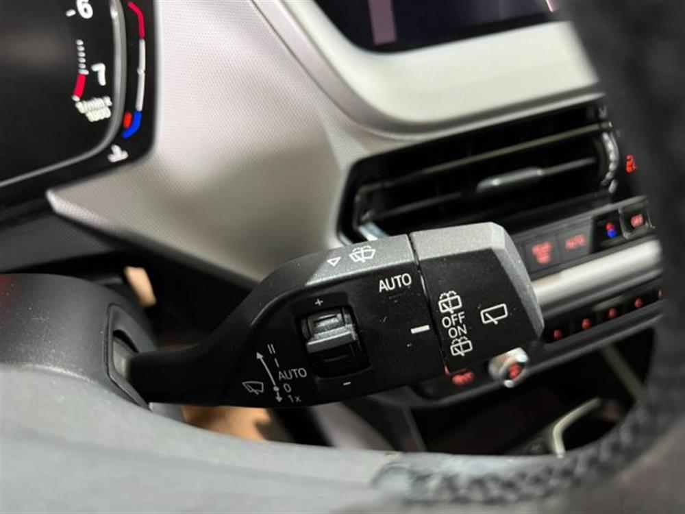 118 118 i 5p. Business Advan