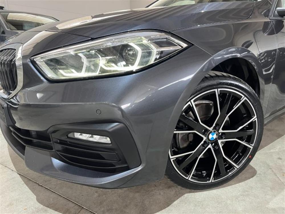 118 118 i 5p. Business Advan