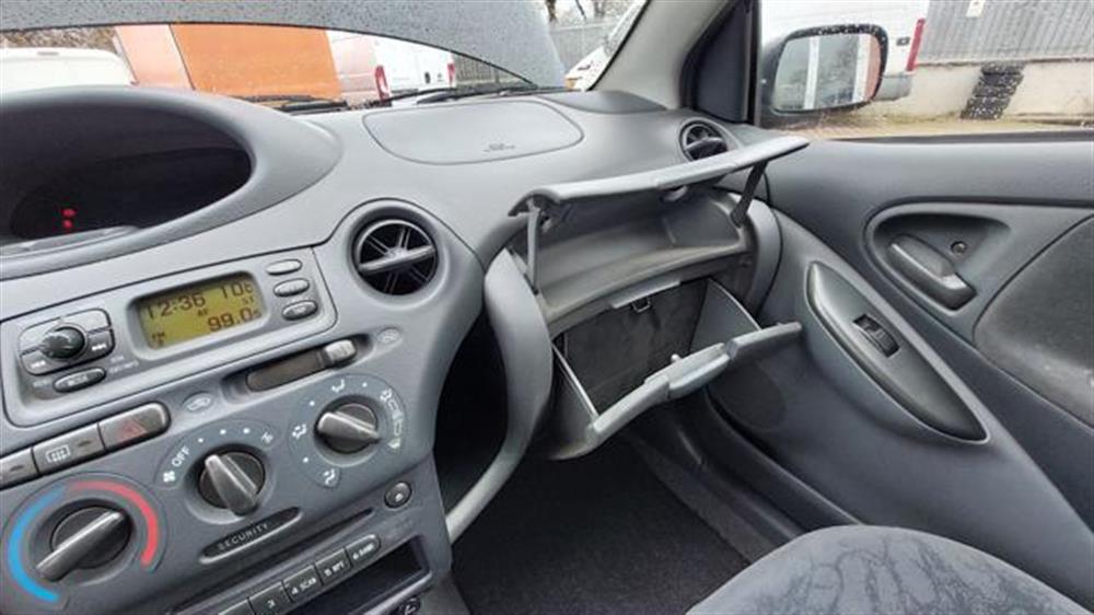 Yaris Yaris 1.0i 16V cat 5 porte