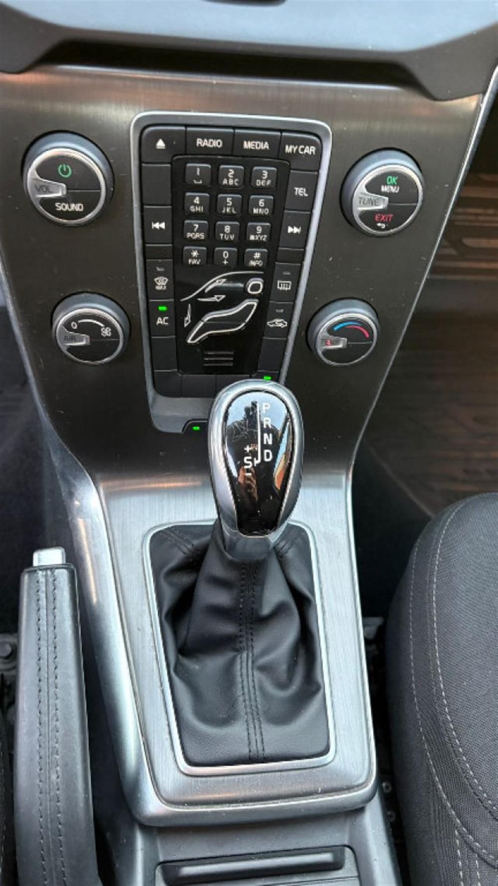 V40 Cross Country V40 Cross Country D2 1.6 Powershift Bu