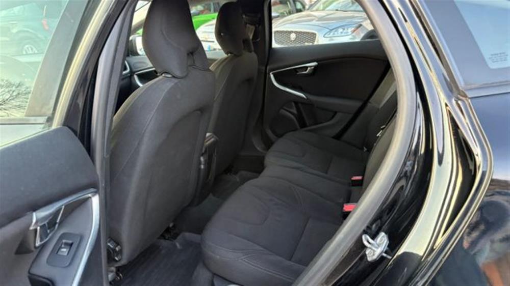 V40 Cross Country V40 Cross Country D2 1.6 Powershift Bu