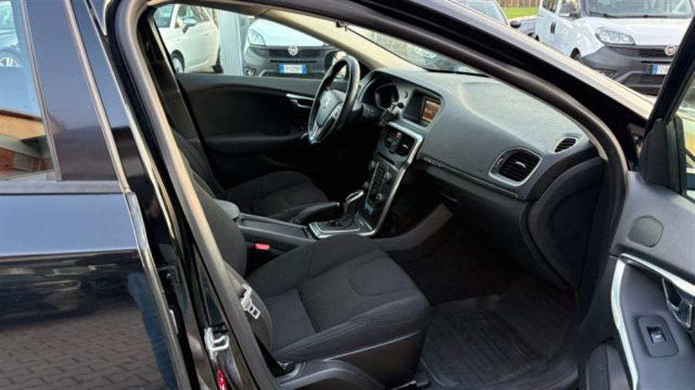 V40 Cross Country V40 Cross Country D2 1.6 Powershift Bu