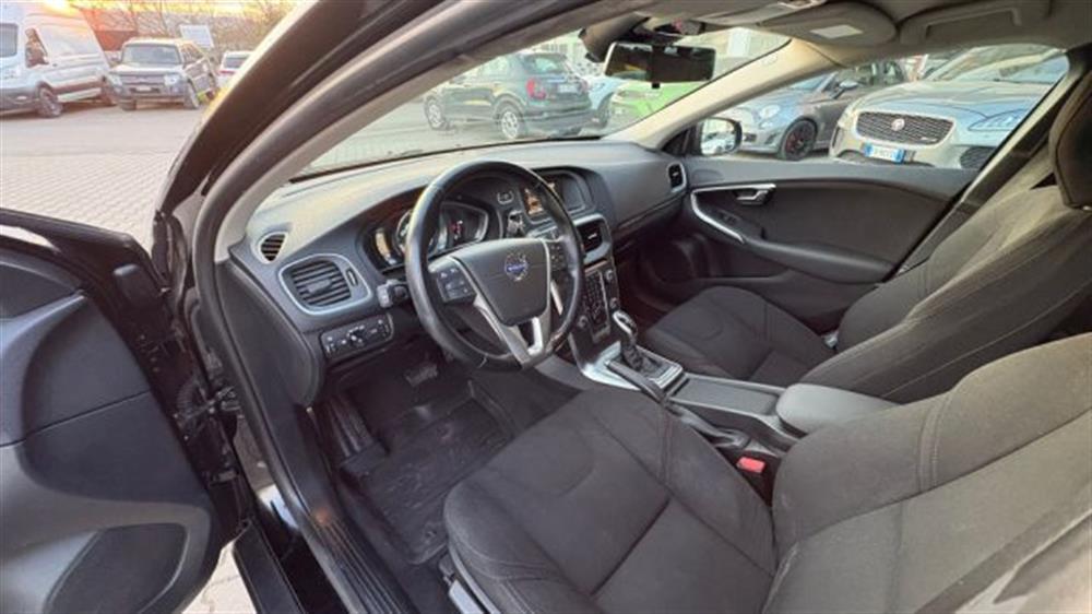 V40 Cross Country V40 Cross Country D2 1.6 Powershift Bu