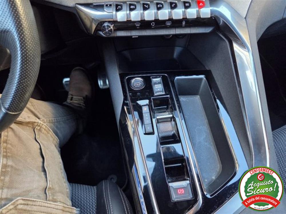 3008 3008 Hybrid 225 e-EAT8 GT