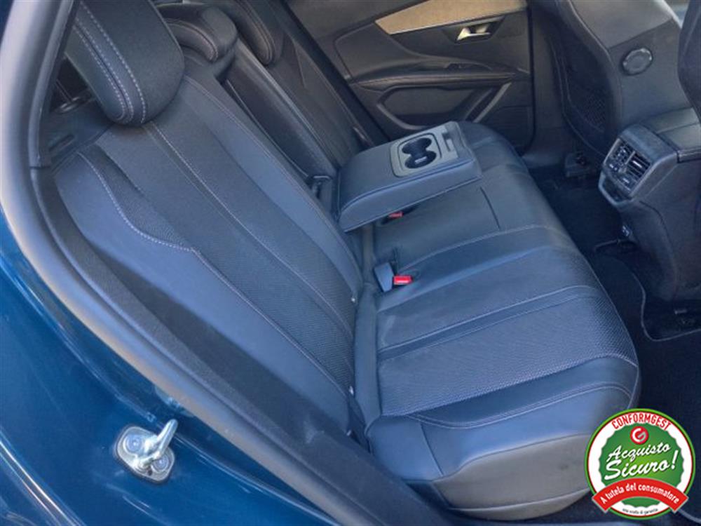 3008 3008 Hybrid 225 e-EAT8 GT