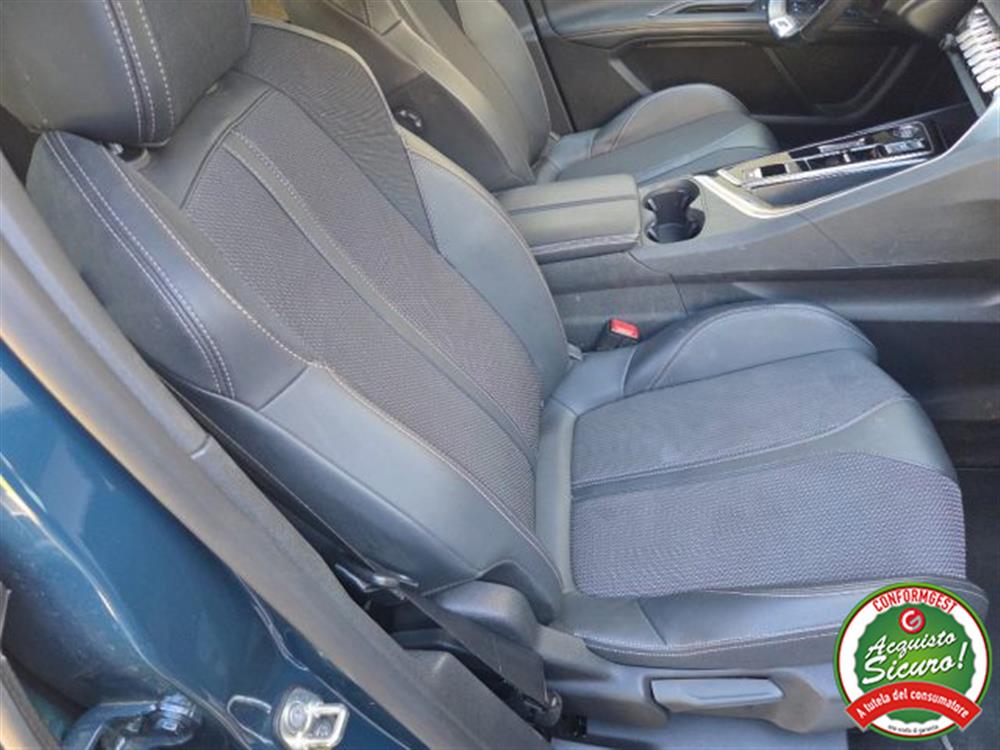 3008 3008 Hybrid 225 e-EAT8 GT