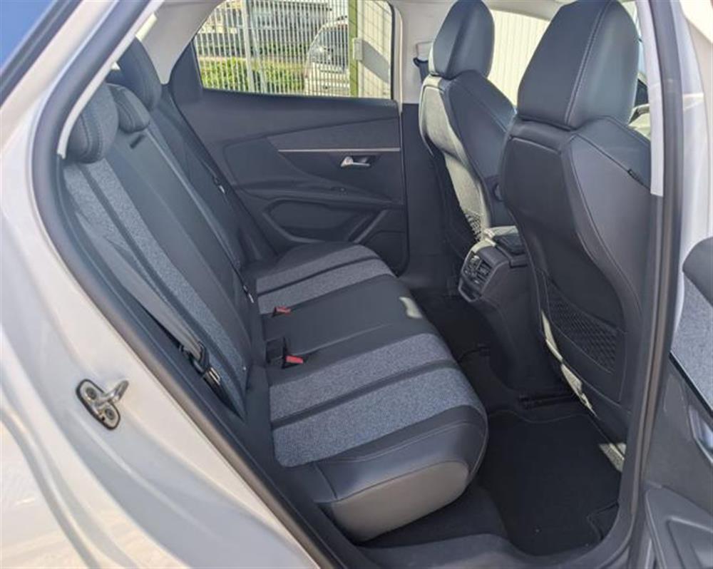 3008 3008 BlueHDi 130 S&S Allu