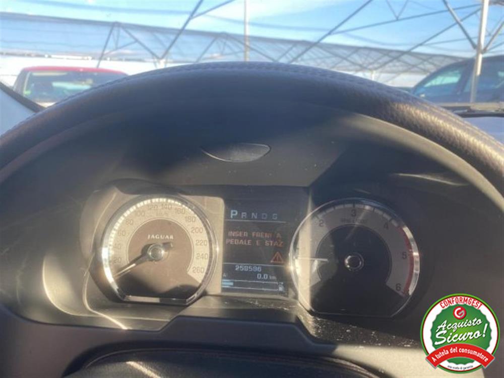 XF XF 2.7D V6 Premium Luxu