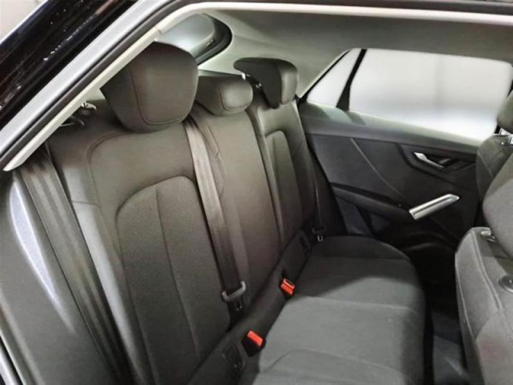 Q2 Q2 30 TDI S tronic