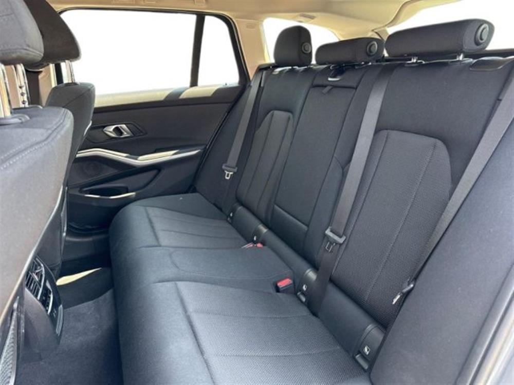 318 318 d 48V Touring Aut.