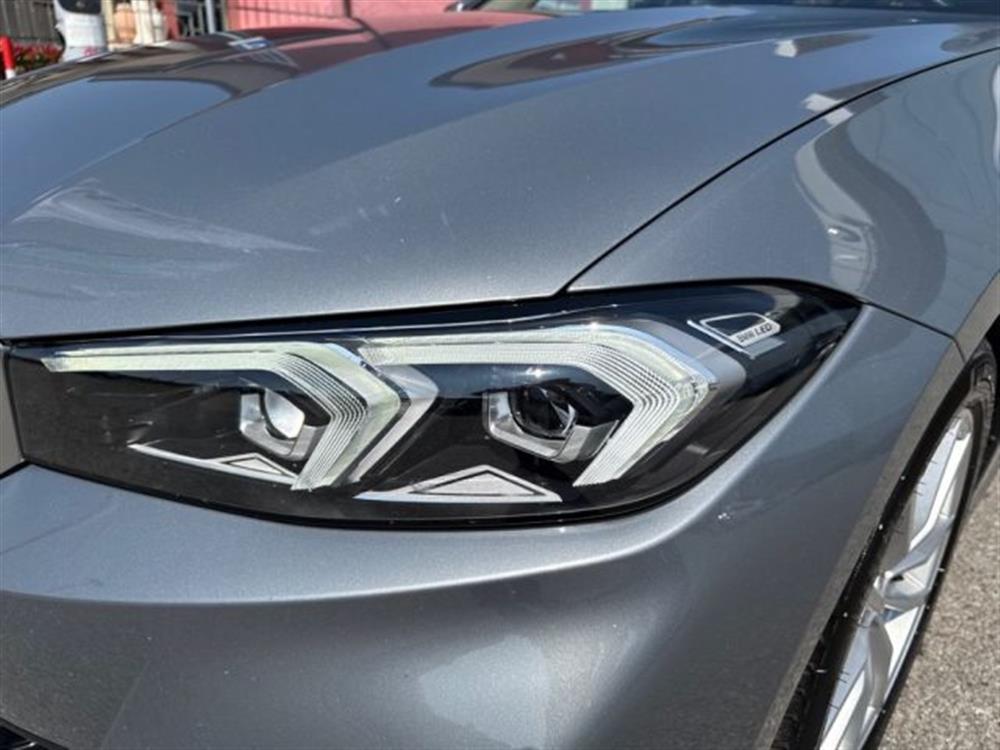 318 318 d 48V Touring Aut.