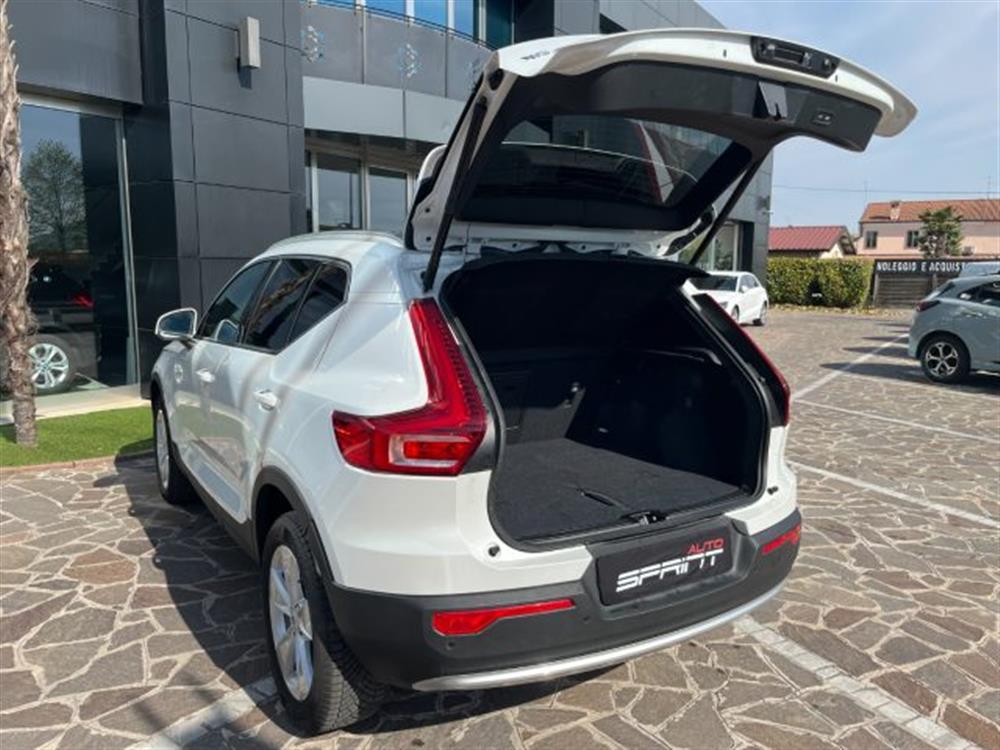 XC40 XC40 B3 CORE AUTOMATICO 1