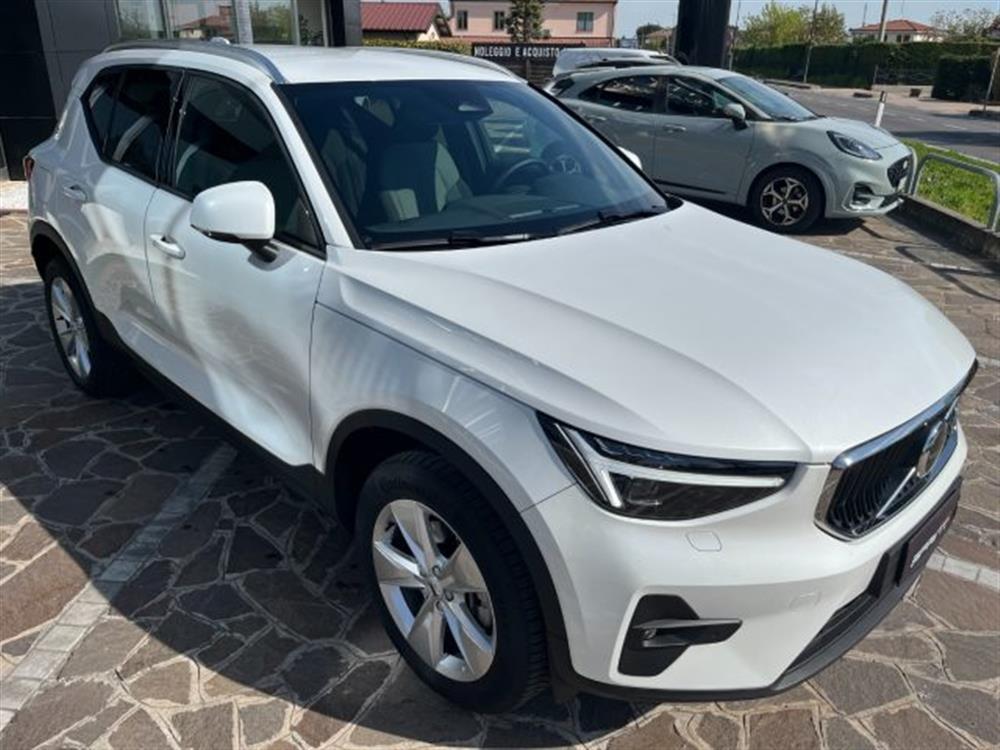 XC40 XC40 B3 CORE AUTOMATICO 1