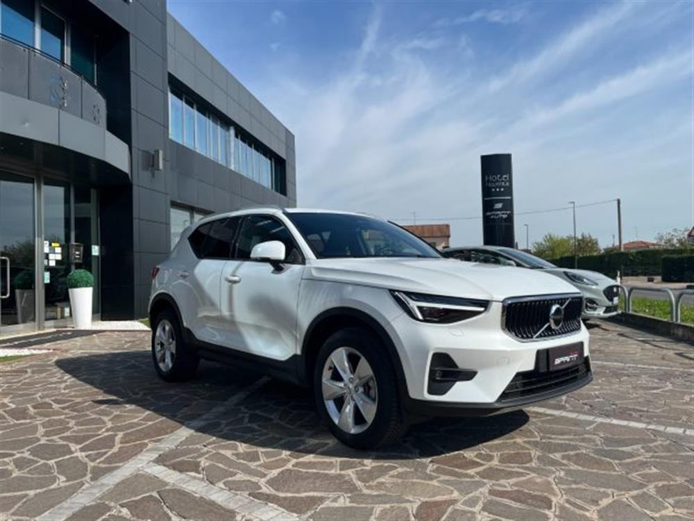 XC40 XC40 B3 CORE AUTOMATICO 1