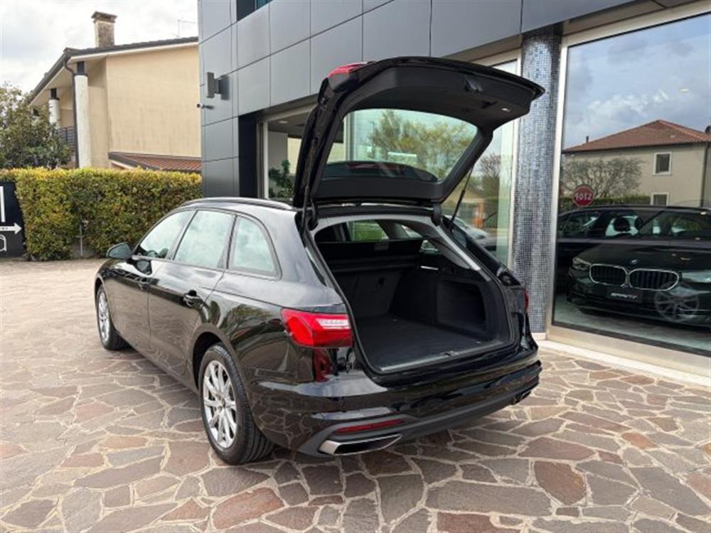A4 A4 AVANT 30 TDI 136CV S