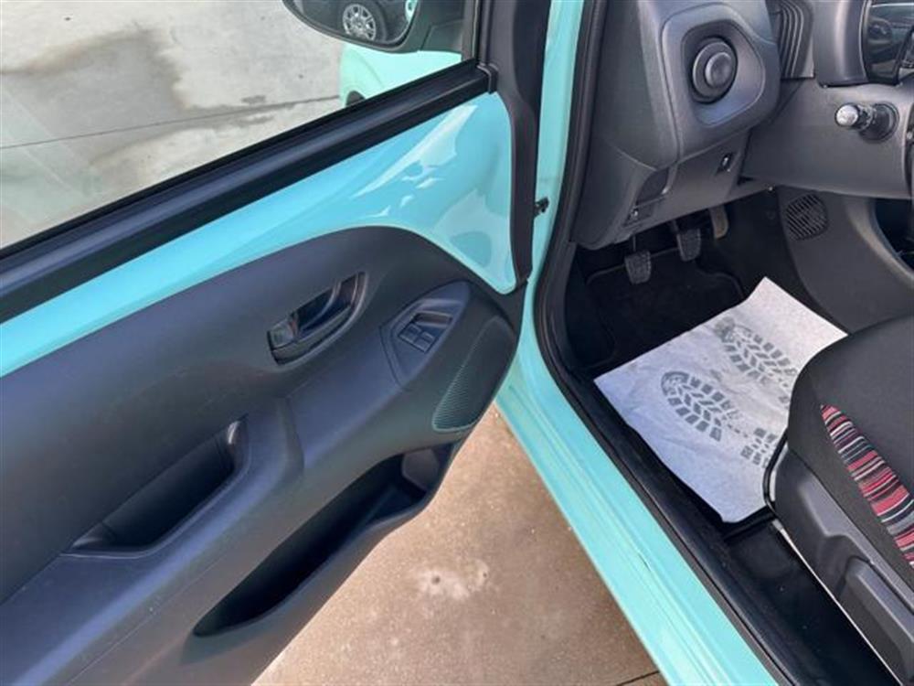 C1 C1 VTi 72 5 porte Shine