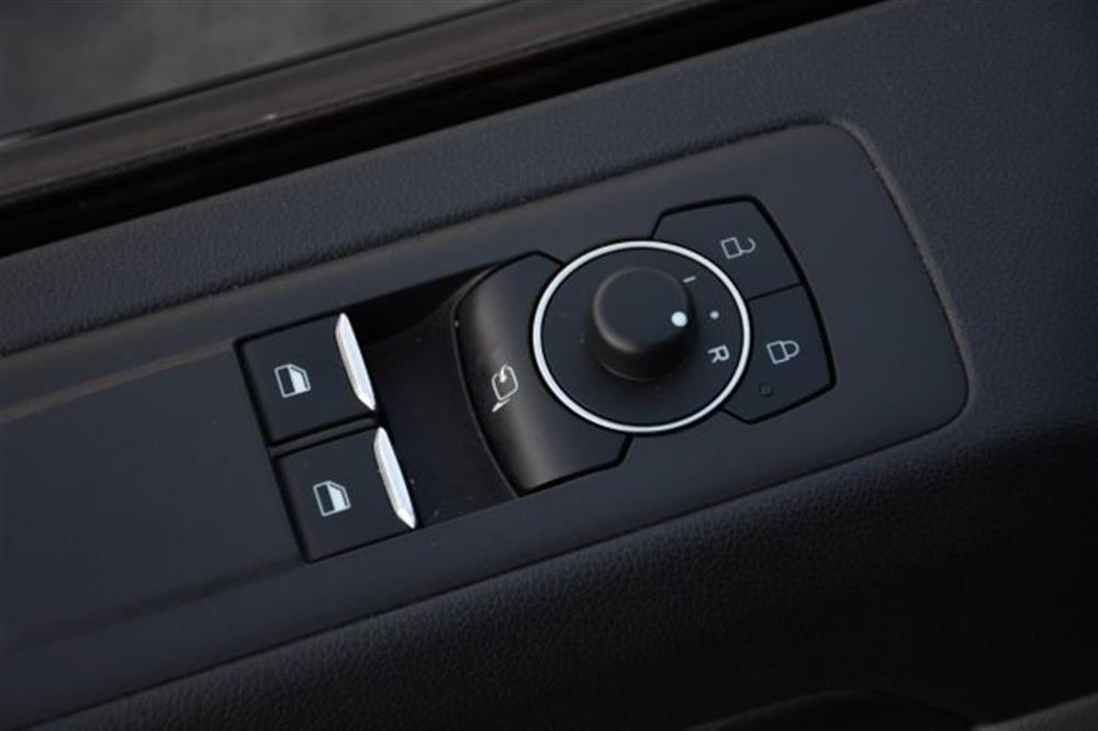 Tourneo Custom Tourneo Custom 320 2.0 EcoBlue 150C