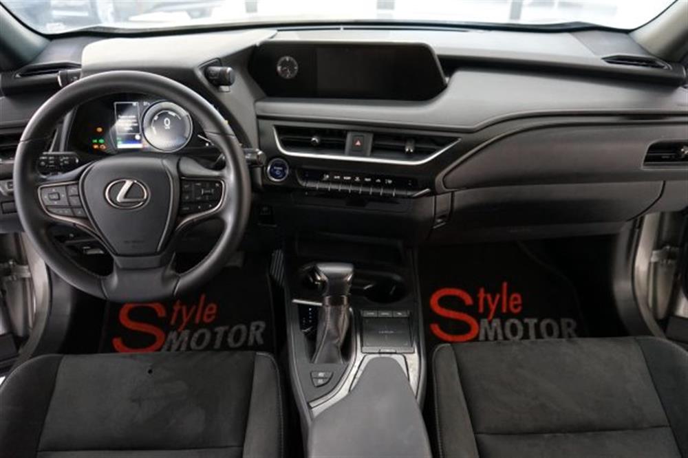 UX 250h UX 250h Hybrid 2WD Business